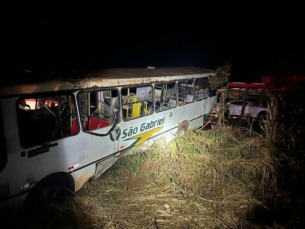 Imagem de compartilhamento para o artigo Motorista envolvido em acidente na BR-163, em São Gabriel do Oeste, deixou local após colisão da MS Todo dia
